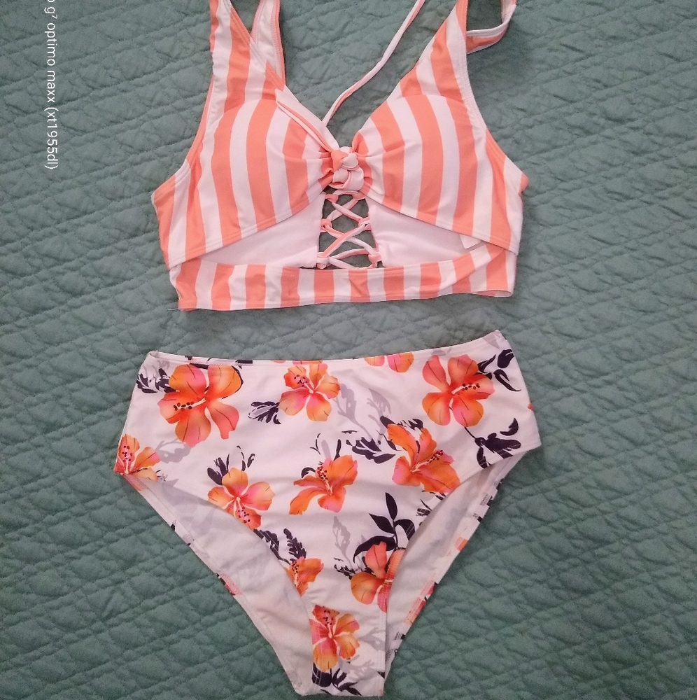 NWOT Dressfo Bikini